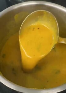 מרק עדשים כתומות